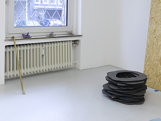 Black Well Gold Crowbar